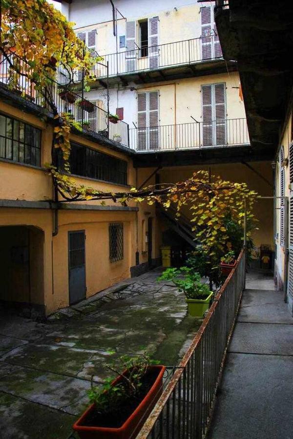 Appartamento Nel Cuore Di อัสตี ภายนอก รูปภาพ